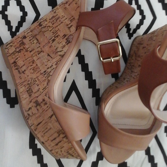 The Perfect Neutral Ankle Strap Cork Wedges ☀ - Picture 5 of 8